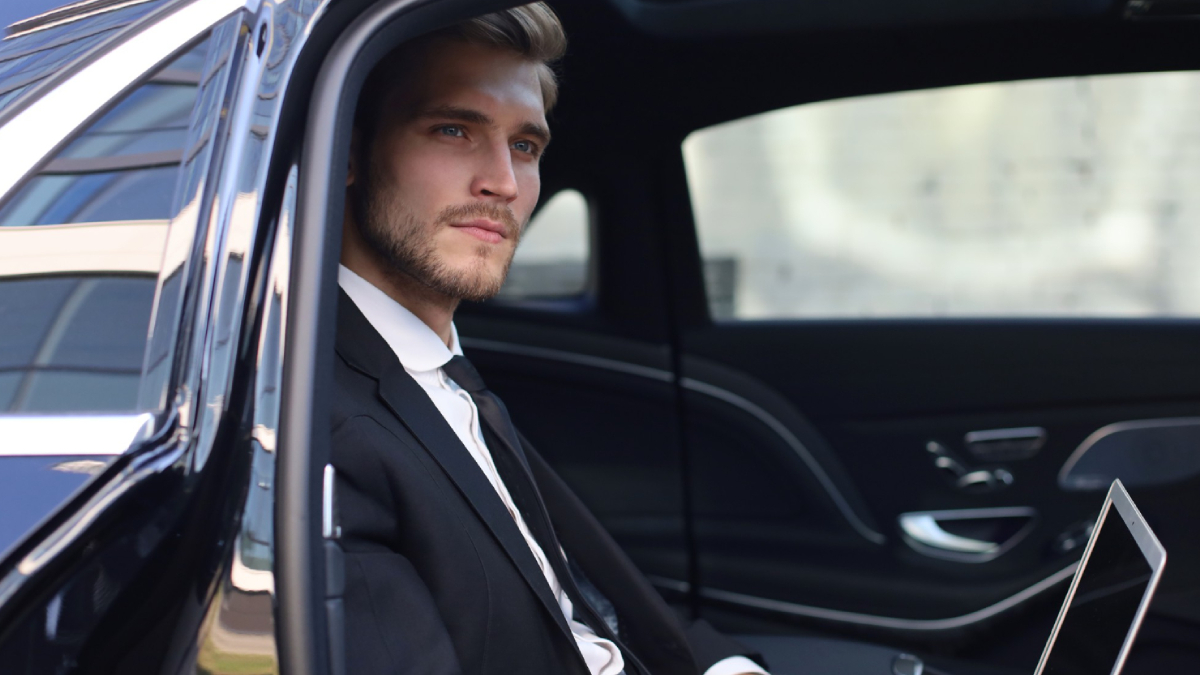 When To Outsource Executive Transport To A Chauffeur Service In London